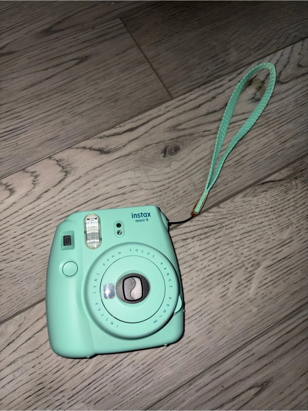Fujifilm instax mini 9 Instant Camera - Mint Green with Matching Strap